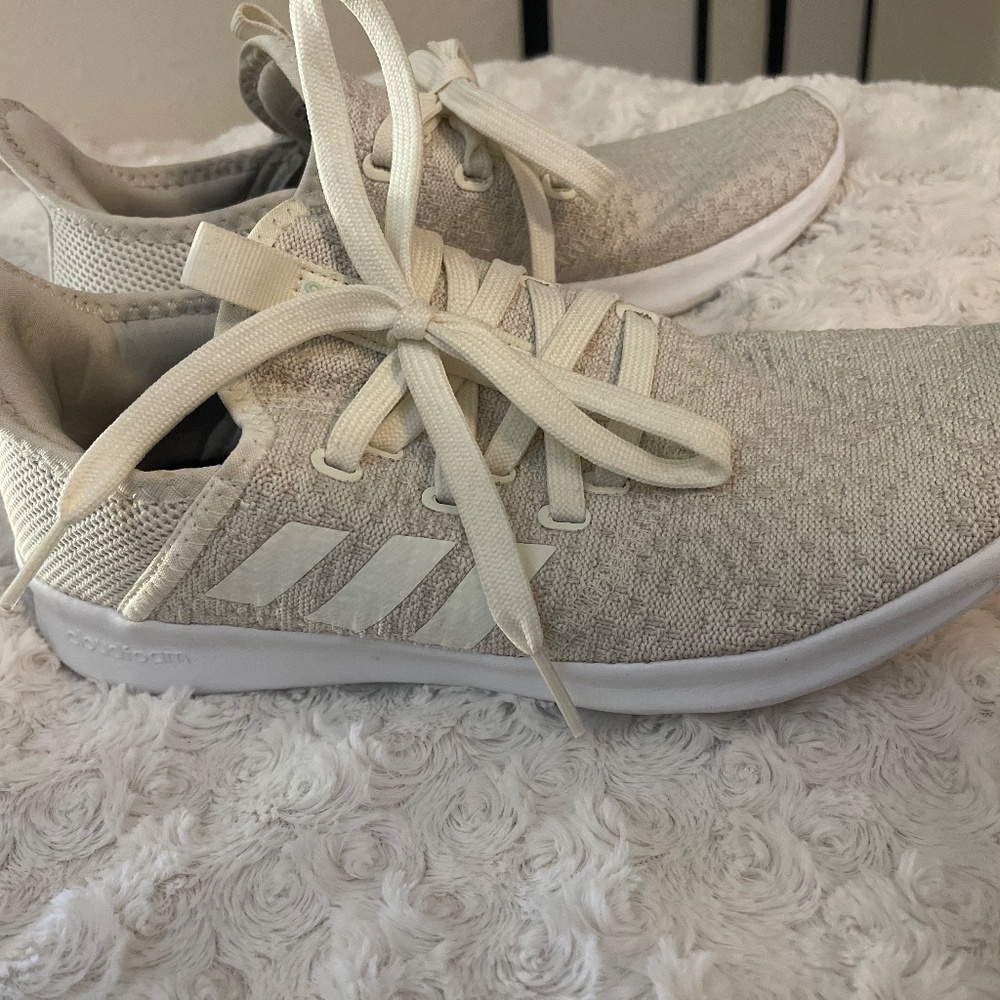 Womens Adidas cloudfoam pure running shoe
